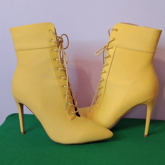 🎉Host Pick🎉 Womens Yellow Azalea Wang Booties - Picture 8 of 11